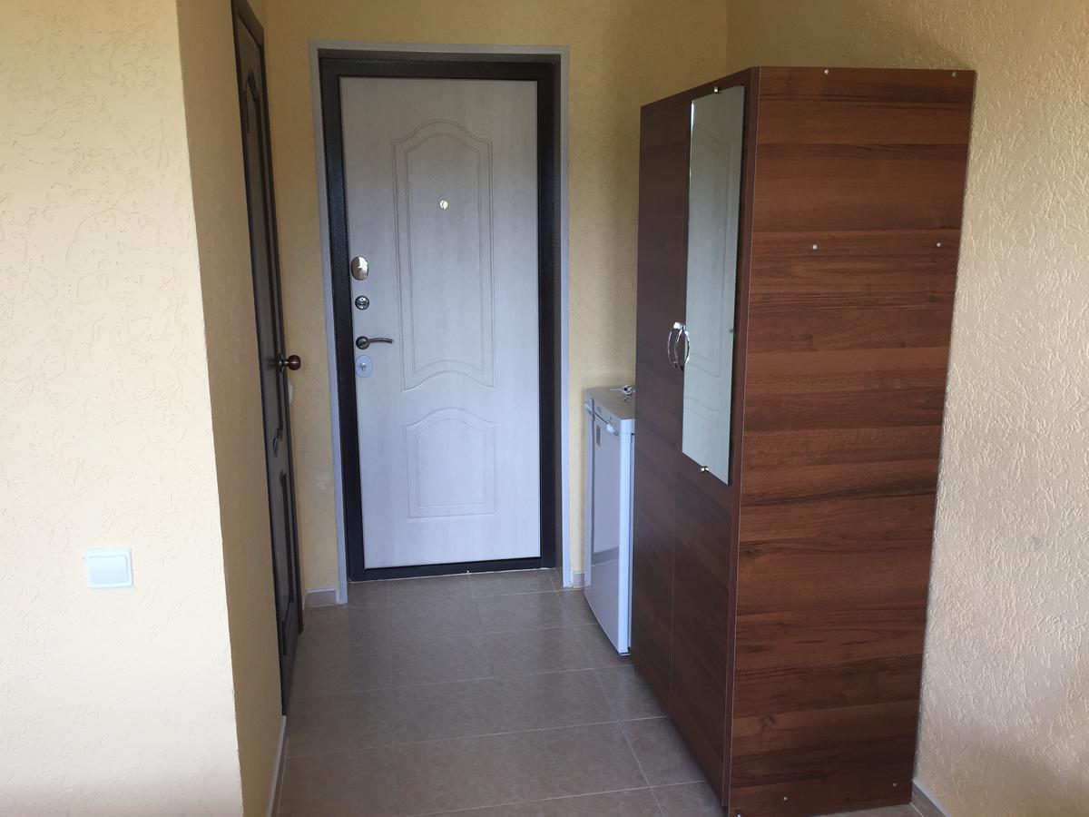 Dionisy Guest House Pizunda Bagian luar foto