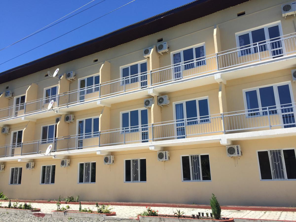 Dionisy Guest House Pizunda Bagian luar foto