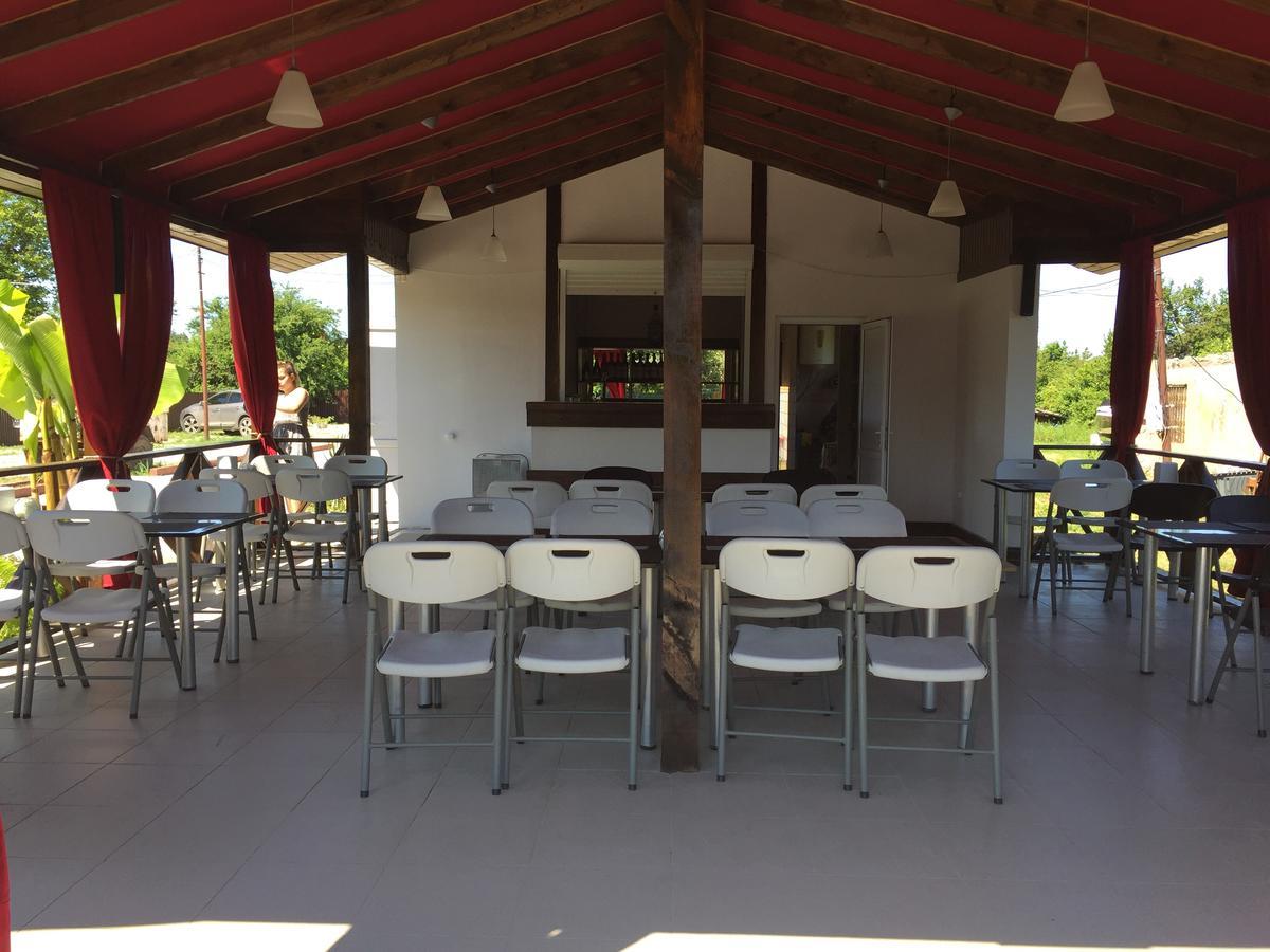 Dionisy Guest House Pizunda Bagian luar foto