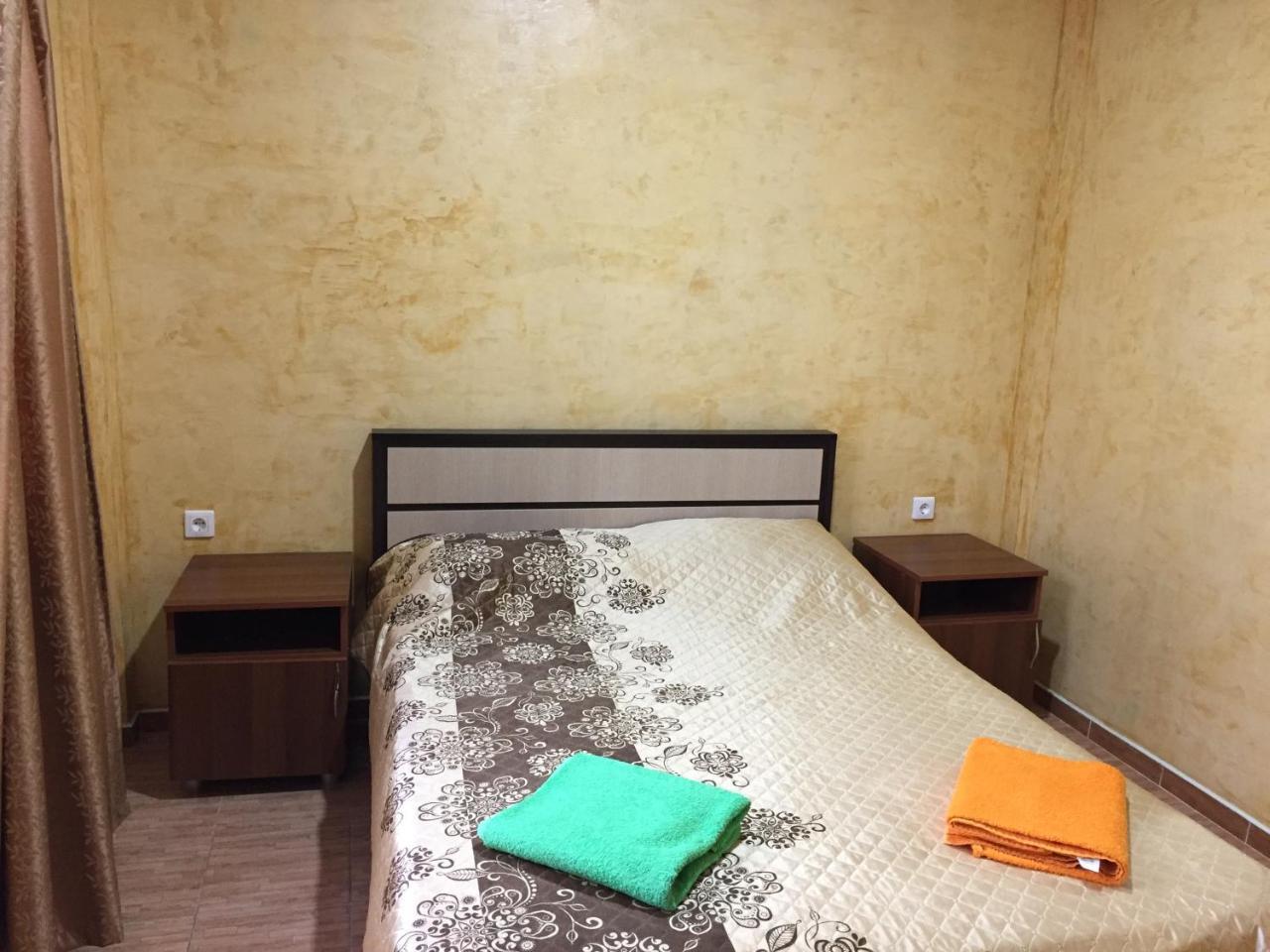 Dionisy Guest House Pizunda Bagian luar foto