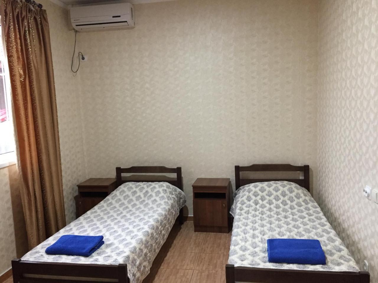 Dionisy Guest House Pizunda Bagian luar foto